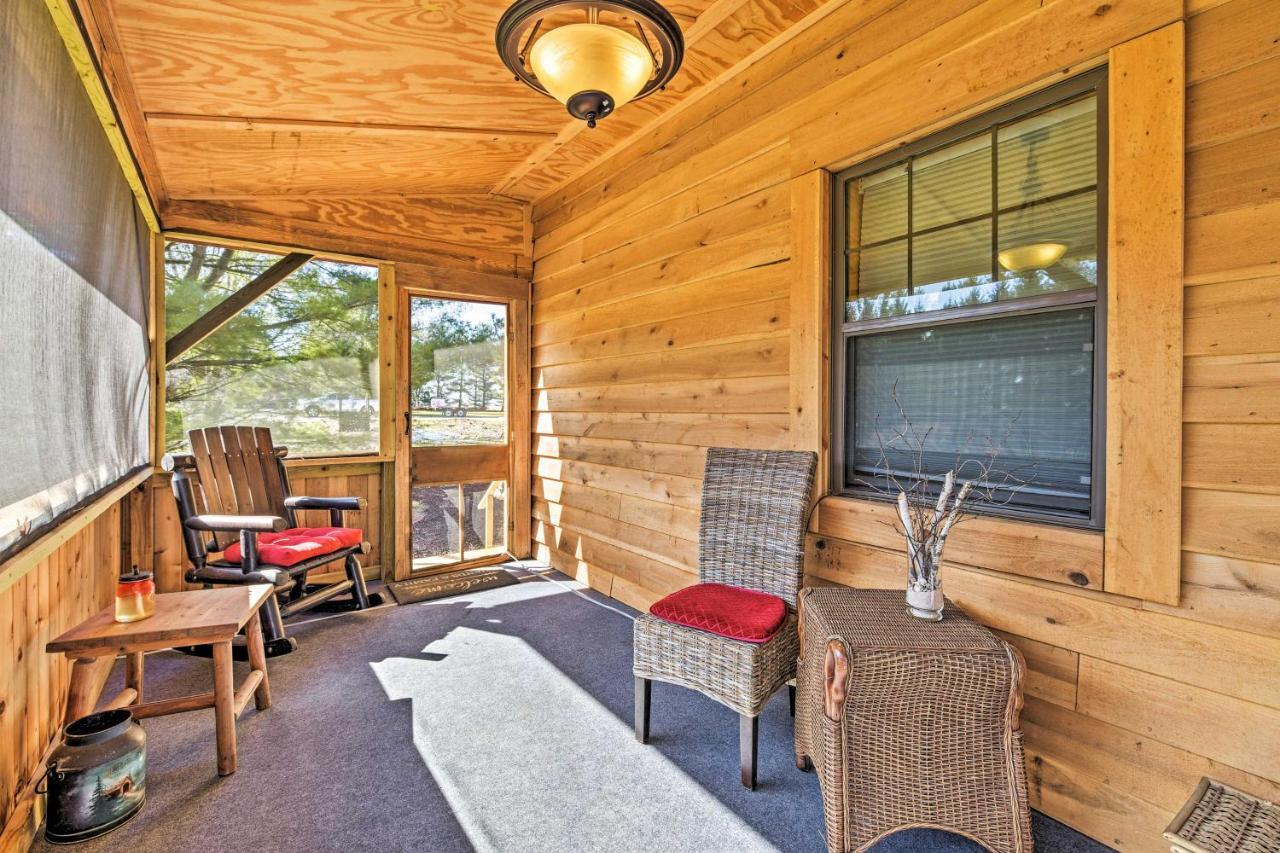Honey House Cabin - A Quiet Countryside Retreat! Nappanee Exterior foto